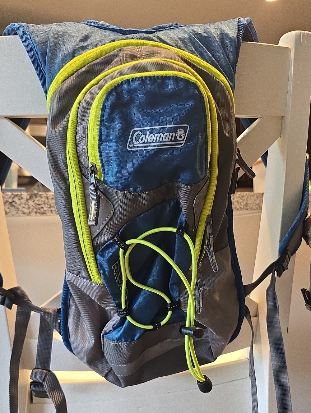 8/5 Coleman Revel 8L Water Bladder Bag